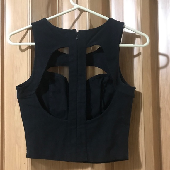 Black cut out crop top - Picture 2 of 2